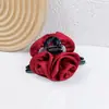 Estilo Chanel Moda Flor de Rosa Plegada Pinza Flor Negra Pinza de Tiburón Accesorios para el Cabello de Alta Calidad Disco para el Cabello Versátil