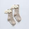 Meias Infantis Primavera e Outono Estilo Coreano Meias da Moda para Meninos e Meninas Meias de Fio Felpudo com Asas Meias Antiderrapantes para Bebê Meias para Crianças Pequenas