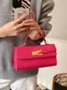 Bolsa Cuadrada Pequeña Kelly Nueva de Tejido Popular Portátil para Mujer Bolso Cruzado Versátil de Lujo Ligero Comercio Exterior Transfronterizo