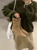 Botas Quadradas de Salto Bloco Empilhado Estilo Coreano Femininas Outono Versátil Camurça Salto Grosso 2026 Novo Estilo Botas de Cano Curto Zíper Traseiro Botas de Moda