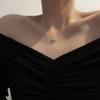 Sentido del diseño collar anual de pescado de acero de titanio cadena de clavícula simple y de moda femenina estilo frío de Ins colgante de celebridad de internet venta al por mayor
