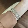 Pulseira Larga de Malha Aberta Prateada de Alta Qualidade para Mulheres, Moda de Luxo Leve, Joia de Pulseira de Pérola Versátil e Empilhável