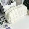 Estojo de Lápis Cream Puff Estilo Livro Vermelho Pequeno para Estudantes, Grande Capacidade, Nicho, Simples, Estojo de Papelaria para Ensino Fundamental, Armazenamento de Maquiagem