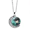Cazador de demonios: Kimetsu No Yaiba Kamado Nezuko Collar de Luna Giratoria Periférico de Anime Colgante Giratorio de Doble Cara Cadena para Suéter