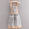Elegante delantal de lona de manga larga para uso en la cocina, con un diseño rústico, adecuado para catering, floristería y repostería; ropa de trabajo transpirable