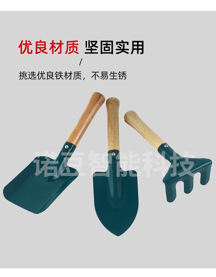 花园用具铲子耙子