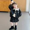Jaqueta de Couro para Meninas Primavera e Outono 2025 Novo Look Elegante Infantil Fashion Roupa de Outono para Bebê Blusa de Tecido de Outono
