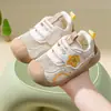 Sapatos Antiderrapantes para Bebês e Crianças Pequenas para Meninas 2026 Verão Malha Respirável Casuais Funcionais com Velcro para Meninos Sapatos Esportivos