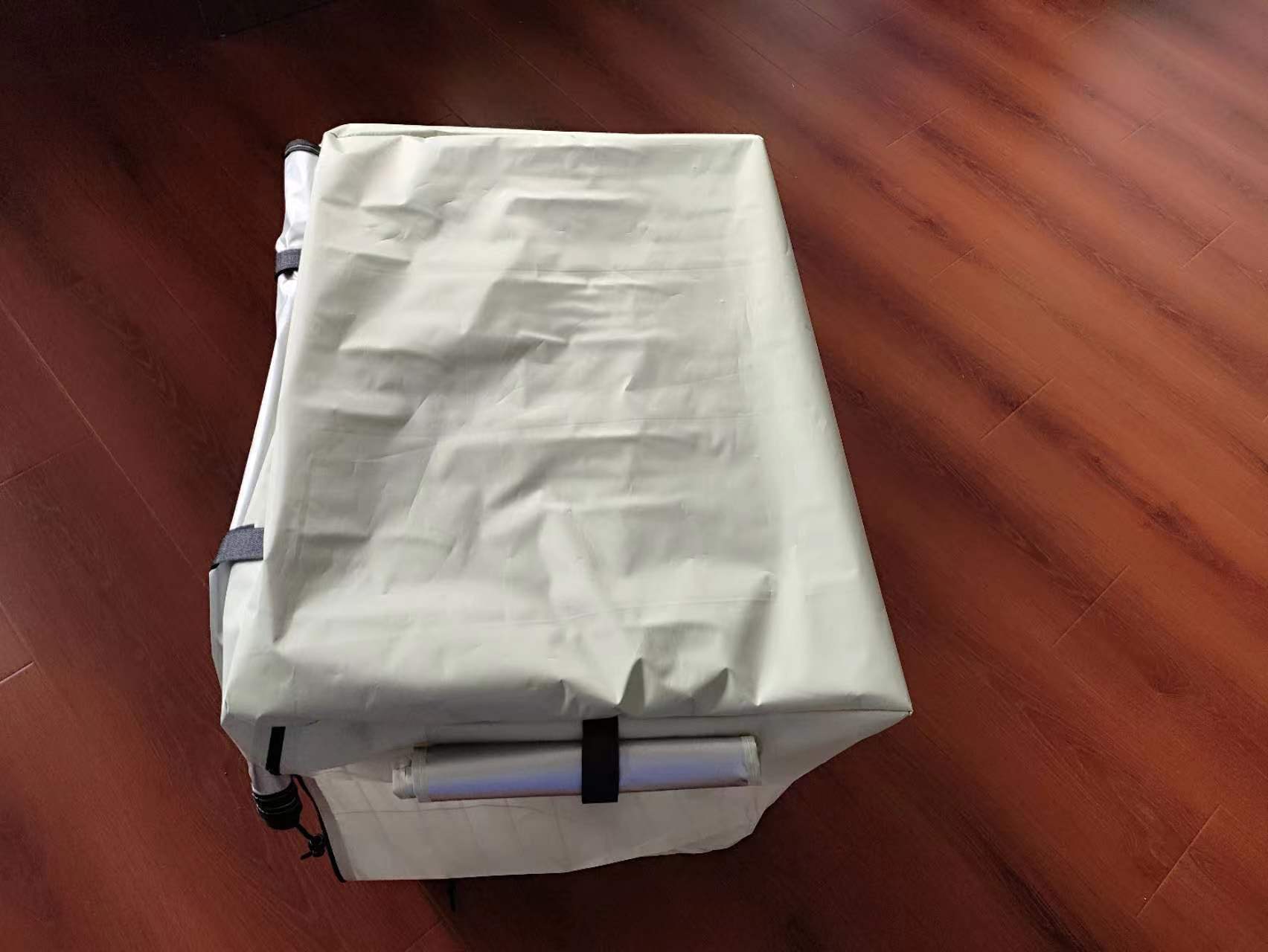 四季可用狗笼罩
