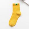 Nuevo producto calcetines de tubo medio de diez colores tela de imitación estándar doble aguja calcetines de otoño e invierno niños Mori hombres y mujeres calcetines para parejas calcetines fabricantes