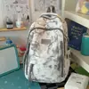 Nueva Mochila Tie-Dye para Niñas, Moderna y Única, Adecuada para Estudiantes de Secundaria y Preparatoria, Elegante y Protectora de la Columna, Mochila Ligera para Estudiantes