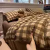 Juego de ropa de cama de cuatro piezas de gasa de doble capa estilo minimalista clase A para maternidad, amigable con la piel para dormir desnudo, sábana y funda de edredón, juego de tres piezas para dormitorio de estudiante
