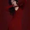 Vestido de punto ajustado de manga larga con cuello halter en V negro estilo Hepburn elegante para mujer