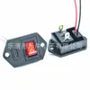 Enchufe con interruptor de carga rápida Tipo-C 2 en 1, equipado con una luz y un orificio para tornillo en la parte inferior para un fácil montaje en panel