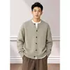 Cardigã de malha cinza claro estilo coreano com gola redonda, nova coleção de outono masculina, modelagem solta, casual, simples e versátil
