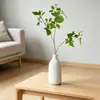 Plantas verdes artificiales, ramas de vid verdes y flores artificiales para decoración del hogar, arreglos florales sencillos para sala de estar, artículos decorativos pequeños, flores artificiales