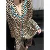 Pijama Feminino Longo Estilo Francês de Luxo Leve com Estampa de Leopardo, Conjunto de Duas Peças Cardigã e Calça Longa de Seda Gelada para Primavera e Outono