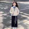 Camisa POLO de Otoño Minimalista de Nicho con Personalidad de Moda Sudadera con Capucha Falsa de Dos Piezas Conjunto de Dos Piezas de Pantalones de Pierna Ancha con Parches de Cuadros para Niñas