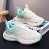 Tênis esportivos para meninas, coleção outono 2026, casuais, antiderrapantes, com sola macia, tênis de corrida infantis, estilo princesa da moda, os modernos "dad shoes".