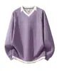 Camiseta de manga larga con bloques de color, cuello en V y textura para hombre, nueva colección de otoño, casual, versátil, corte holgado, sudadera tipo jersey de dos piezas simuladas