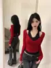 Camiseta Estilo Menina Sexy Quente, Ombro Único, Falsa Peça Dupla, Manga Longa, Fashion e Versátil para Primavera e Outono, Corte Justo e Valoriza a Silhueta, Estilo Ins