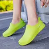 Zapatos impermeables para las cuatro estaciones de importación nuevos para mujer, botas de lluvia de caña baja para estudiante, trabajo en cocina, antideslizantes, de boca poco profunda, botas cortas de agua