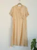 Oferta especial en prendas de muestra para agradecer a los clientes por la liquidación de temporada: vestidos, camisas, faldas, pantalones de pierna ancha y ropa de algodón y lino, disponibles para venta al por mayor mixta