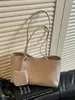 Bolsa de Hombro/Mano Ligera de Gran Capacidad Versátil Casual para el Trabajo, Bolso Tote tipo Baguette de Nailon, Nuevo Otoño/Invierno 2026