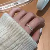 Anel Liso em Prata de Lei S925 Anel com Flor Escovada e Zircônia Anel Aberto para Dedo Indicador Feminino de Nicho Alto Padrão Não Desbota Atacado