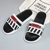 Oferta Especial Liquidación Pantuflas para Hombre Tallas y Estilos Disponibles Chanclas Sandalias de Dedo Puesto de Mercado Mercado Nocturno Fuente de Artículos