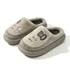 Nuevas Zapatillas de Algodón con Oso de Dibujos Animados para Mujer Invierno Engrosadas Felpa Suela Gruesa Antideslizantes para el Hogar Interior Cálidas Zapatillas de Pareja