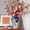 Jarrón Medio Azul de Jingdezhen con Borde Dorado Azul y Tapa, Tarro de Almacenamiento, Nuevo Artículo Decorativo Estilo Chino para Sala de Estar, En Stock