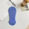 Calcetines de barco de corte bajo primavera y verano calcetines de algodón para mujer calcetines finos de agujero calcetines de malla invisibles moda simple color liso combinan con todo calcetines para aire acondicionado