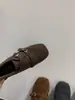 Mocassins Quadrados Esculpidos Estilo Britânico Retrô para Mulheres, Novo Modelo 2026, Sapatos de Couro Quentes Slip-On com Forro de Lã