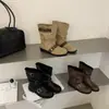 Botas apiladas de hebilla retro estilo coreano para mujer, botines de moda, botines cortos versátiles y elegantes para mujer