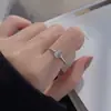 Anel de pedra da lua banhado a prata 925 para mulheres, design simples, anel para o dedo indicador, luxo leve, moderno e único, estilo cool e minimalista