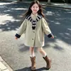 Gabardina Coreana para Niñas Primavera y Otoño 2026 Nueva Moda de Longitud Media con Mangas de Cuadros Cuello Alto Casual para Niños