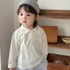 Polo com Gola Bordada Estilo Coreano para Bebê Top Outono Roupa para Bebê Estiloso Calça Casual com Listras Verticais Roupa para Criança Pequena ao Ar Livre