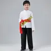 Niños gente común agricultores traje de actuación período de la República de China gente común chica de pueblo granja del norte de Shaanxi