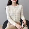 Cárdigan de Punto de Manga Larga Blanco Hueco Jacquard Industria Pesada Botón de Pedrería Top de Larga Fragancia con Lazos para Mujer Chaqueta Fina de Principios de Otoño