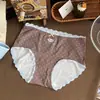Calcinha Shangge Yali 5174 Marrom Cacau Cor Bloco Retrô Menina Doce Estampa de Renda Confortável Aderente ao Corpo Algodão Puro Forro