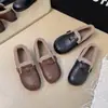 Zapatos Birkenstock de Suela Plana sin Cordones Peludos para Mujer, Cálidos Forrados de Felpa para Invierno, Nuevos Populares 2026 Zapatos Casuales de Algodón para Uso en Exteriores