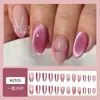 Manicure com degradê rosa nude suave, baixa saturação, efeito iluminador, adequada para todos os tons de pele, nail art delicada para o dia a dia e encontros.