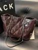 Bolso de Cuero Aceitado de Alta Gama Vintage de Gran Capacidad 2025 Nuevo Bolso de Hombro de Moda para Mujer Bolso Tote Acolchado