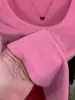 Nueva camiseta de punto acanalado de manga larga con cuello en U para otoño e invierno, versátil y elegante, con corte ajustado, silueta favorecedora y escote bajo, disponible en colores lisos como top de capa base