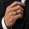 Anillo de Acero de Tungsteno de Moda Personalizado con Diseño Simple de Ranura Negra con Forma de Diamante de 4-6 mm en Oro de 18 Quilates, Nuevo Producto Transfronterizo Europeo y Americano, Venta al por Mayor para Hombres