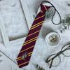 Insignia de Corbata Harry Potter Uniforme JK Sin Golpes Corto Mágico Ins Estilo Cuatro Grandes Colegios para Hombres y Mujeres Rayas Rojo Oscuro