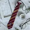 Insignia de Corbata Harry Potter Uniforme Jk Gratis Corto Mágico Ins Masculino y Femenino Estilo Cuatro Universidades Rayas Rojo Oscuro