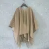 Nuevo Chal de Lana de Color Puro con Borlas para Mujer en Otoño e Invierno, Moderno y Versátil, Abrigo de Gama Alta, Chaleco y Capa Cálidos