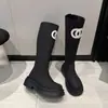 Botas de estilo britânico com sola grossa, modelo Knight, para mulheres, lançamento da coleção Outono 2025. Botas acima do joelho para pessoas de estatura baixa, modelos estreitos e altos.